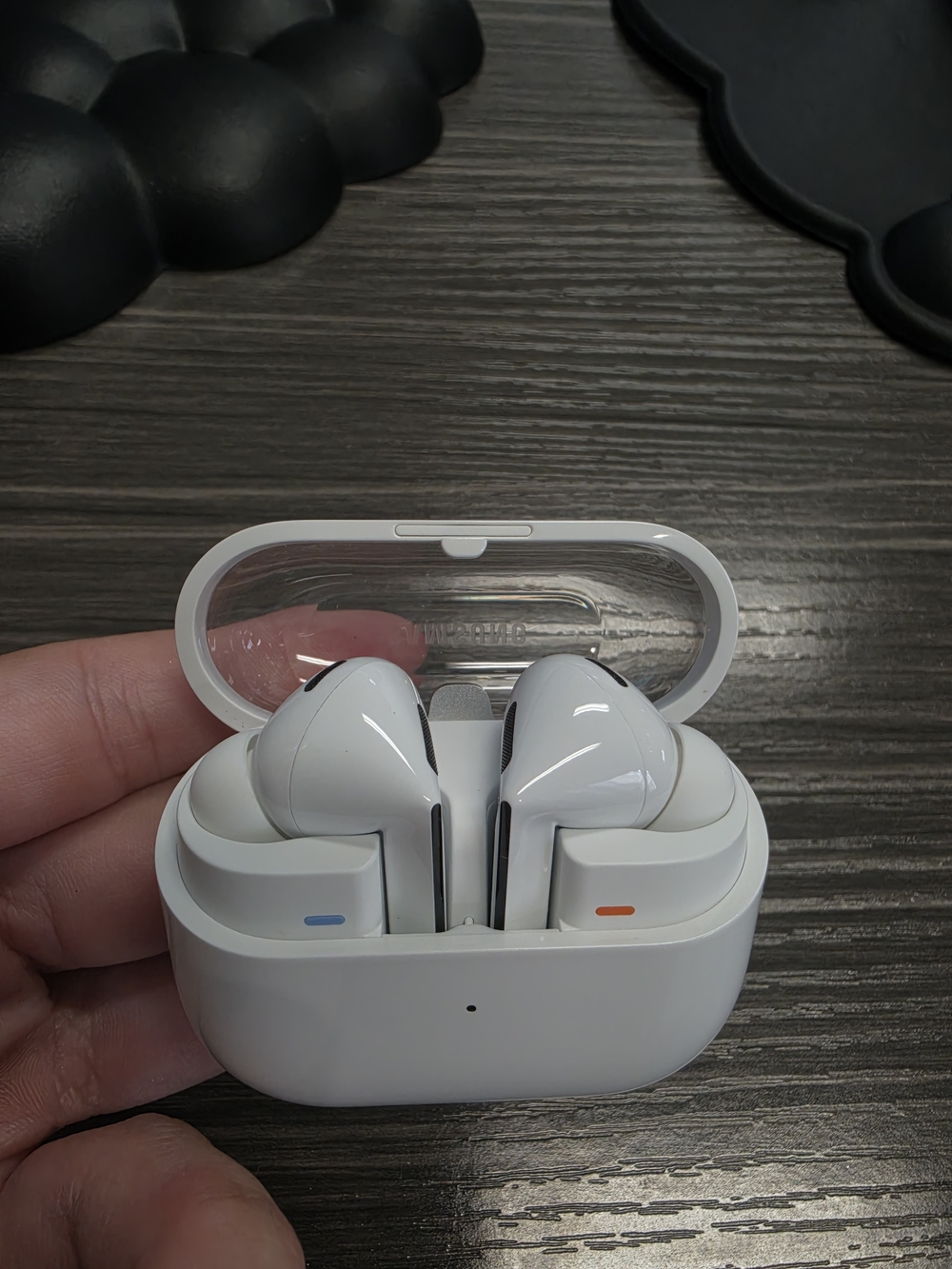 Samsung Galaxy Buds 3 Pro with Charging Case - White